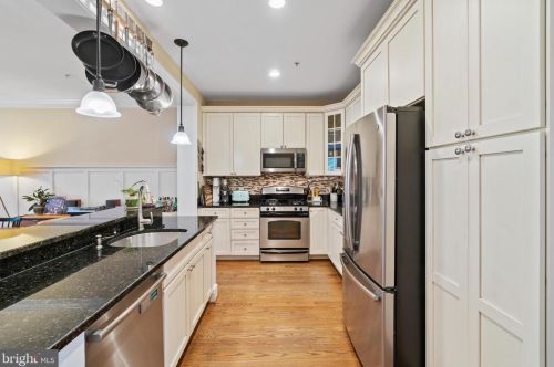 8916 Ct Way, Silver Spring MD 20910-2276 exterior