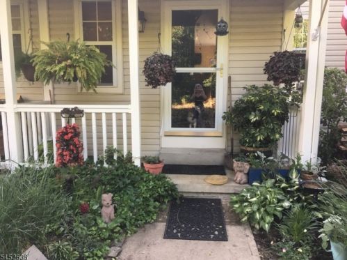 9 Green Heron Dr, Hackettstown, NJ 07840-3328