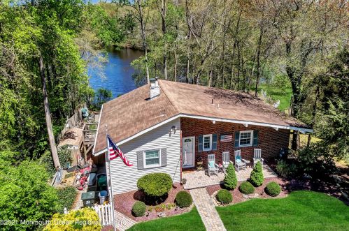 38 Lakeview Dr, Jackson Twp, NJ 08527-2702
