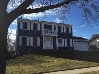 213 Southridge Dr, Gurnee, IL 60031-4475