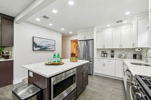 30 Highland Ave, Maplewood NJ  07040-1844 exterior