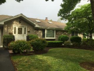 256 Walnut St, Ridgewood, NJ 07450-2629