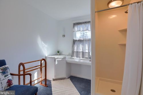 946 Salisbury Ct, Lancaster PA  17601-5164 exterior