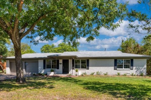 2813 Sarah Jane Ln, Fort Worth, TX 76119-4723