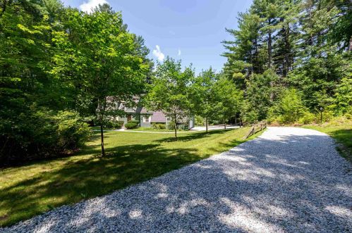 4 Old Nashua Rd, Amherst, NH 03031-2826