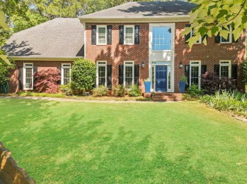 1702 Barrington Cir, Marietta, GA 30062-5589