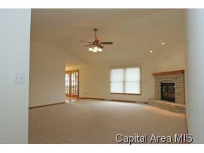 606 Willows Ave, Chatham, IL 62629-1714