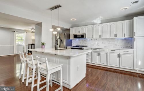 9270 Sprucewood Rd, Springfield VA  22015-3559 exterior