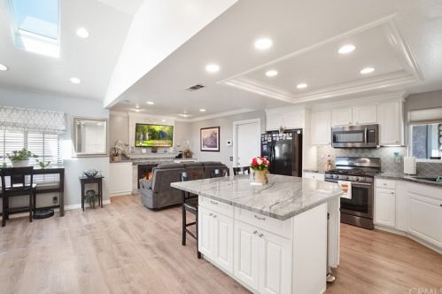 260 Brookside Ct, Anaheim CA  92808-1204 exterior