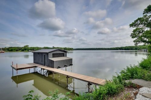 4401 Clarke Dr, Fort Worth TX  76135-2104 exterior