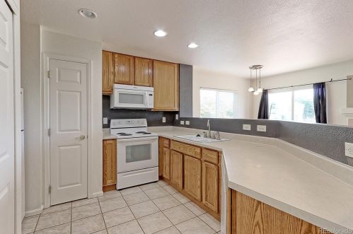 1526 Oak Creek Dr, Loveland CO  80538-2093 exterior