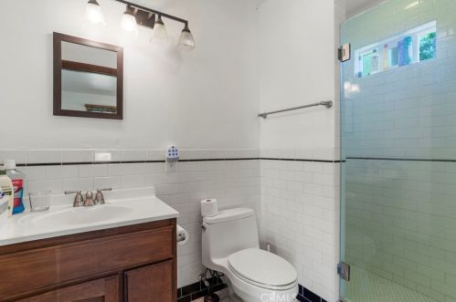 2028 Rangeview Dr, Glendale CA  91201-1146 exterior