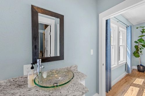 2253 6th Ave, Fort Worth TX  76110-1807 exterior