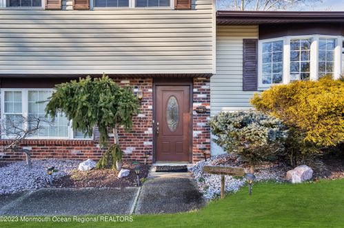 12 Juniper Ln, Jackson Twp, NJ 08527-1312