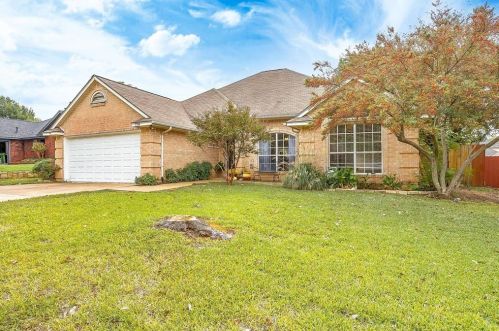 7504 Brentwood Ct, Fort Worth, TX 76182-7809
