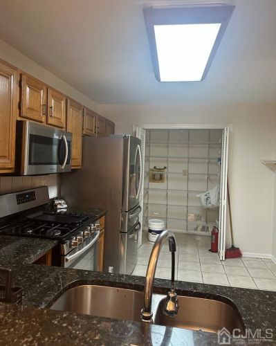 35 Countryside Dr, Princeton NJ  08540-0094 exterior