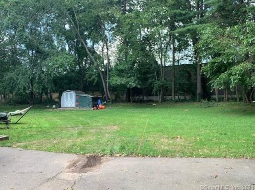 360 Pleasant Valley Rd, Wapping CT  06074-5409 exterior