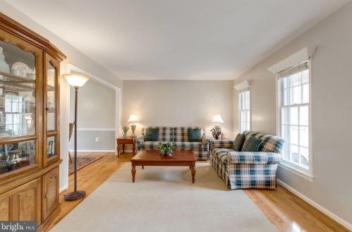 9305 Janphil Ln, Springfield VA  22153-3911 exterior