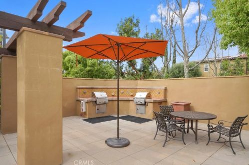 196 Vintage, Irvine CA  92620-2864 exterior