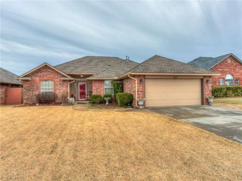 217 Amanda Dr, Yukon, OK 73099-3384