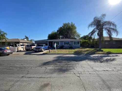 207 Van Koevering St, Rialto, CA 92376-5039