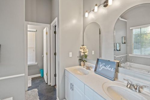 2856 Baker Ridge Dr, Atlanta GA  30318-7227 exterior
