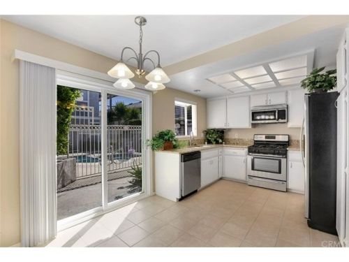 8121 Orange St, Downey, CA 90242-3562