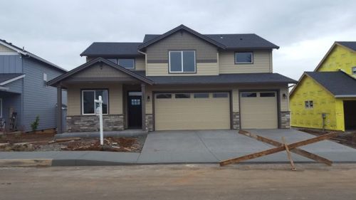 1090 1st Ave, Estacada, OR 97023