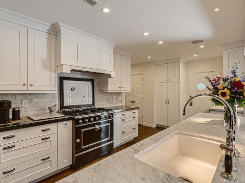 3000 Exposition Ave, Denver CO  80209-4805 exterior