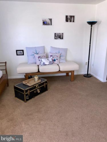 63 Lexton Dr, York, PA 17404-9437