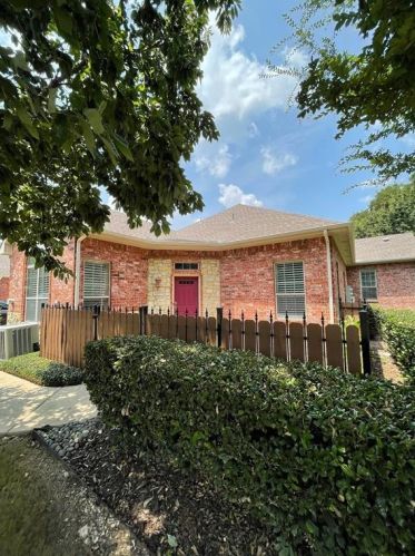 3221 Rosehaven Dr, Fort Worth, TX 76116-0966