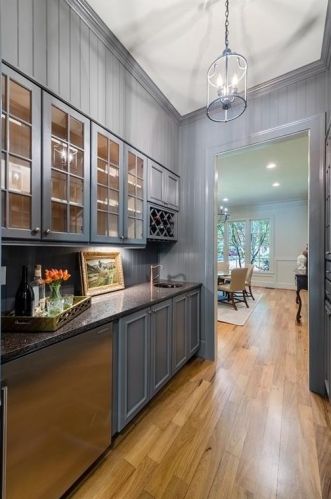 4737 Dudley Ln, Atlanta GA  30327-3306 exterior
