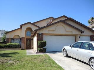 2864 Linde Vista Dr, Rialto, CA 92377-3414