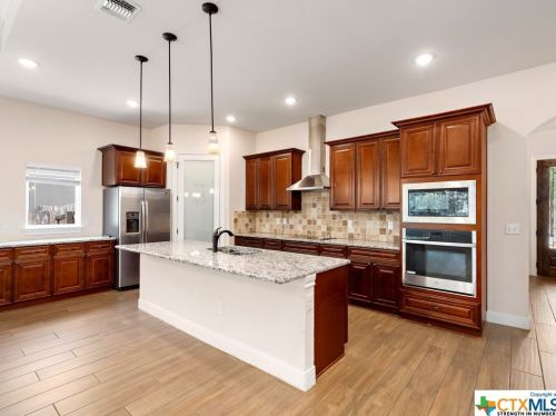 538 Carriage House, Spring Branch TX  78070-4983 exterior