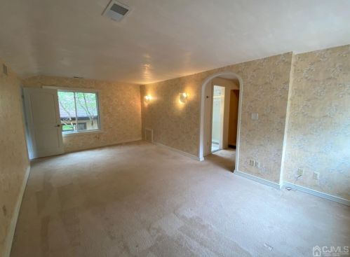252 Sayre Dr, Princeton NJ  08540-5841 exterior