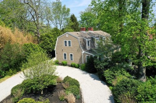 162 Rhode Island Ave, Middletown, RI 02840-3341