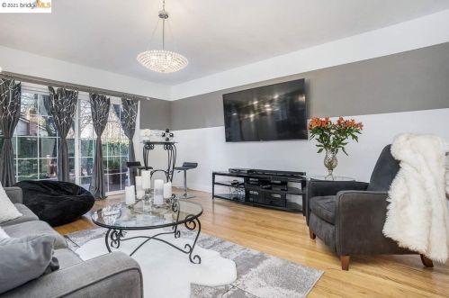 735 San Simeon Ct, Concord CA  94518-2316 exterior