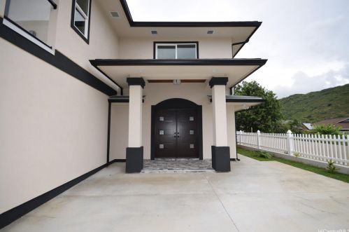 418 Halemaumau St, Honolulu, HI 96821-2106