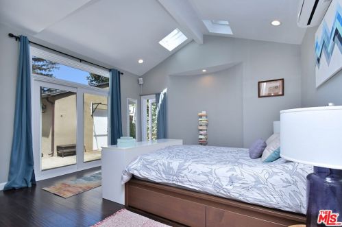 14609 Albers St, Van Nuys CA  91411-3711 exterior
