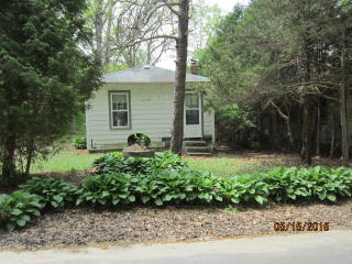 87 Lake View Ave, Colchester, CT 06420-3728