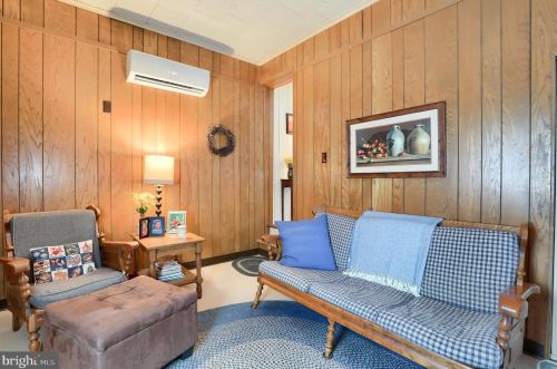 946 Salisbury Ct, Lancaster PA  17601-5164 exterior