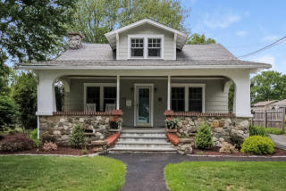 370 Milford Point Rd, Milford, CT 06460-5337