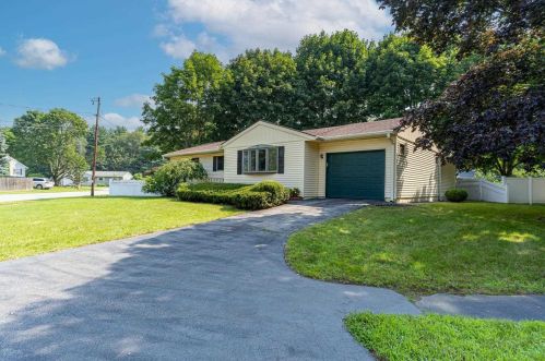 7 Pamela Dr, Portsmouth, NH 03801-6022