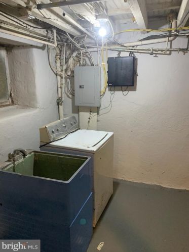 5927 4 St, Philadelphia PA 19140-2416 exterior