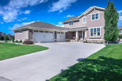 4360 Lee Ln, Fargo, ND 58104-6095