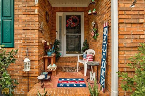 120 Stonewall Dr, Porterdale, GA 30016-7158