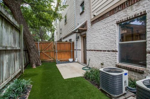 4830 Cedar Springs Rd, Dallas TX  75219-1366 exterior
