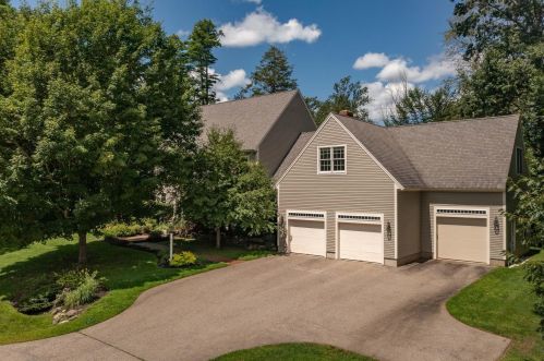 3 Young Ln, Rye, NH 03870-2253