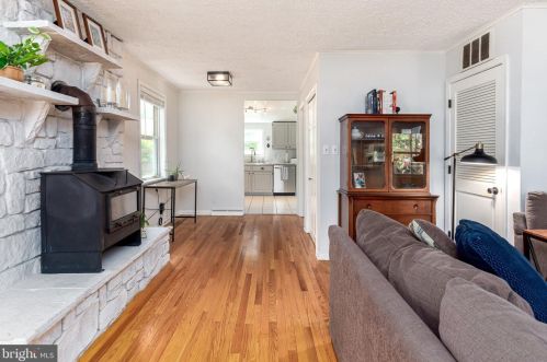 1217 Pine Ave, Shady Side MD 20764-9575 exterior