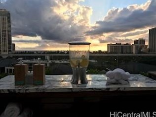 2139 Kuhio Ave, Honolulu HI  96815-2378 exterior